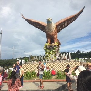 Памятник орлу на Лангкави
