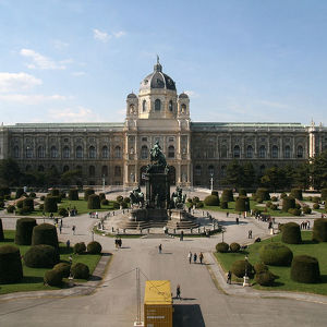 Площадь Марии-Терезии