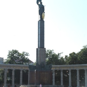 Monumento a los Héroes del Ejército Rojo