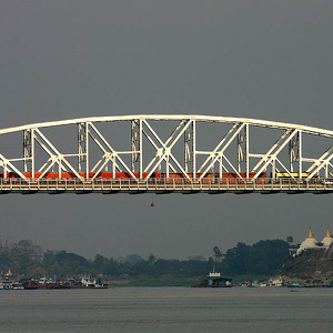 Puente Ava