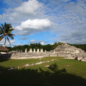 El Rey archaeological site