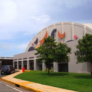 Aeropuerto Internacional Rafael Hernández
