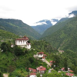 Lhuntse Dzong