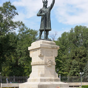 Памятник Стефана Великого